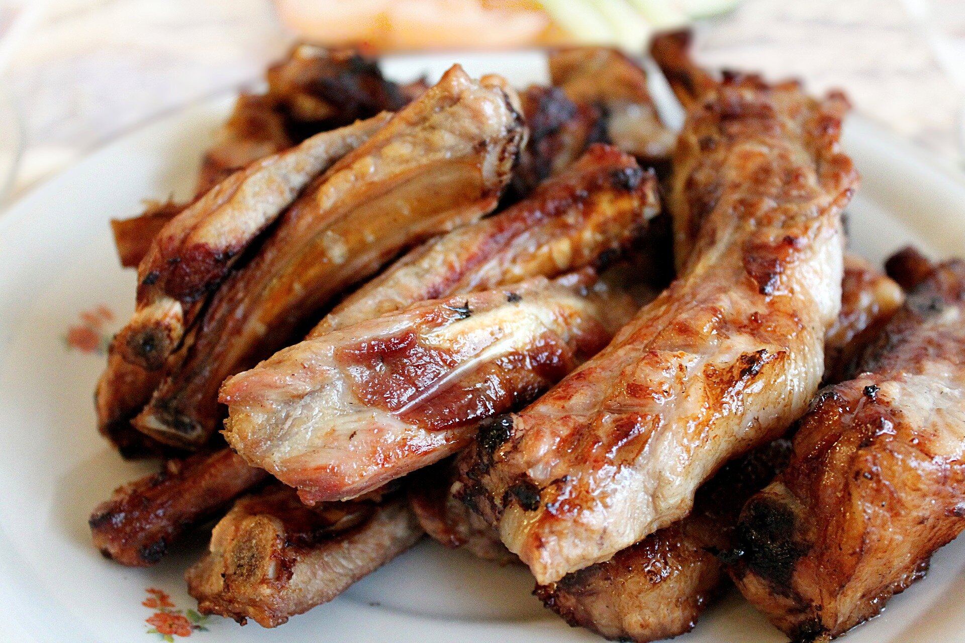 plate of barbecue ribs